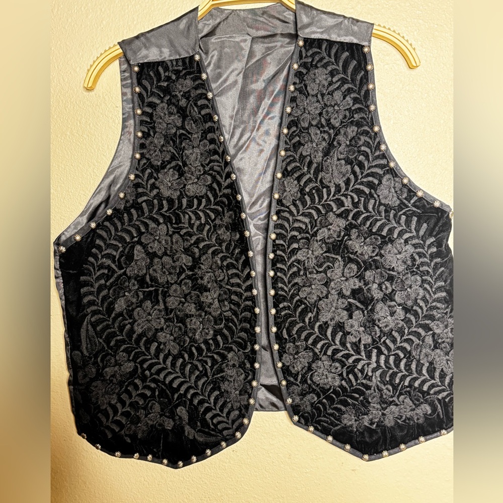Silver river vintage embroidered vest